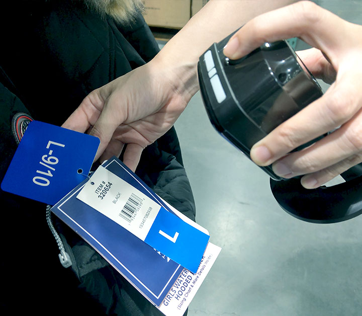  Flexible Hands-Free and Handheld Operation